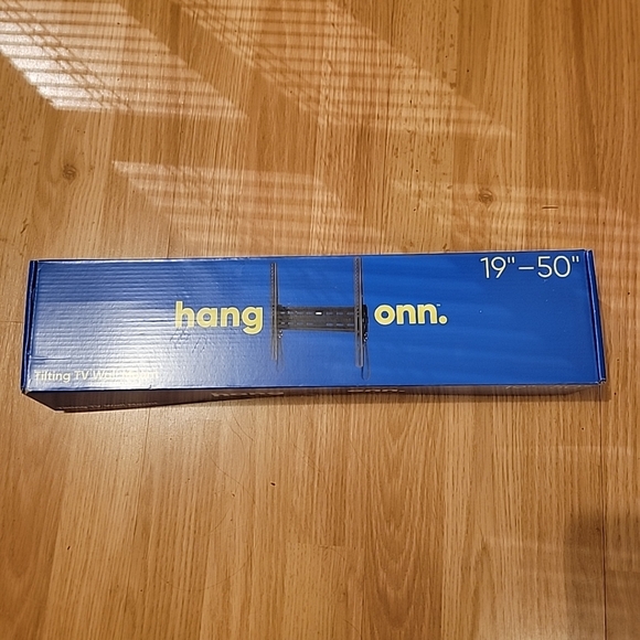 Hang Onn Tilting TV Wall Mount for 19” - 50” TV - Picture 1 of 3